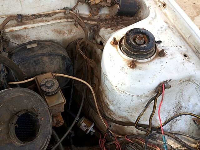 Білий Мазда 626, об'ємом двигуна 20 л та пробігом 407 тис. км за 1450 $, фото 10 на Automoto.ua