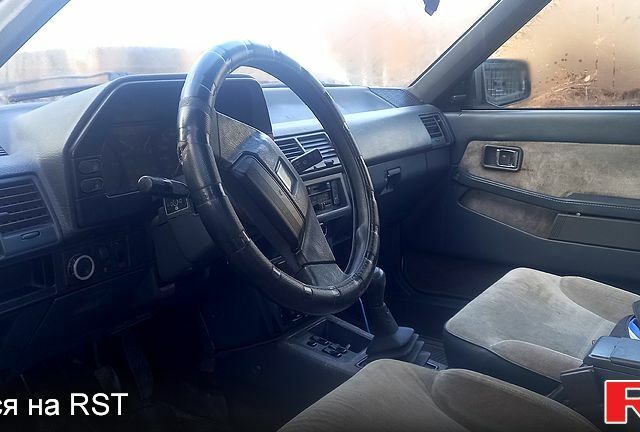 Білий Мазда 626, об'ємом двигуна 2 л та пробігом 350 тис. км за 1100 $, фото 2 на Automoto.ua