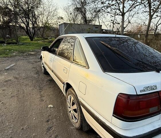 Білий Мазда 626, об'ємом двигуна 2 л та пробігом 225 тис. км за 1100 $, фото 2 на Automoto.ua
