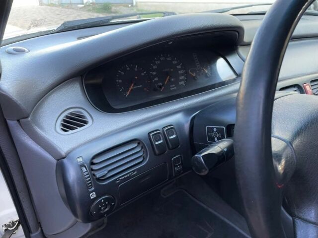 Белый Мазда 626, объемом двигателя 2 л и пробегом 146 тыс. км за 2250 $, фото 19 на Automoto.ua