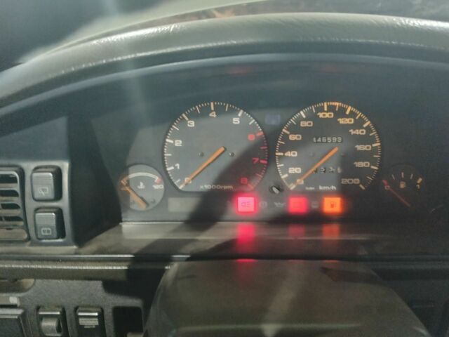 Бежевый Мазда 626, объемом двигателя 2 л и пробегом 460 тыс. км за 426 $, фото 4 на Automoto.ua