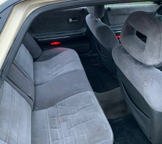 Бежевый Мазда 626, объемом двигателя 2 л и пробегом 210 тыс. км за 1800 $, фото 2 на Automoto.ua