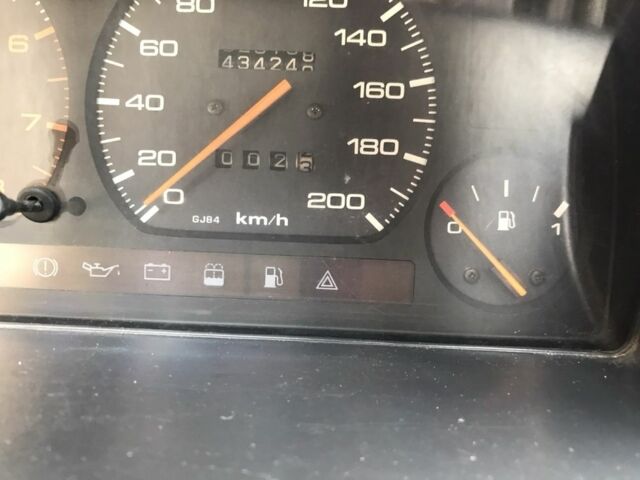 Бежевый Мазда 626, объемом двигателя 1.8 л и пробегом 430 тыс. км за 1150 $, фото 7 на Automoto.ua