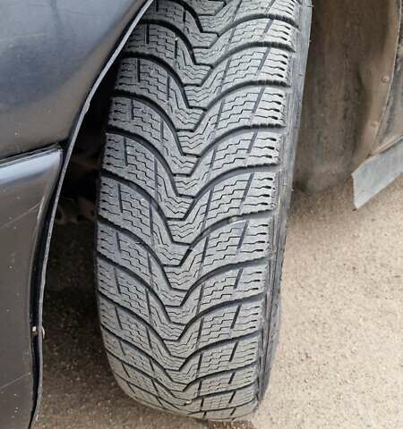 Черный Мазда 626, объемом двигателя 2.5 л и пробегом 380 тыс. км за 1500 $, фото 5 на Automoto.ua