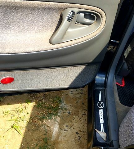 Черный Мазда 626, объемом двигателя 2 л и пробегом 0 тыс. км за 1900 $, фото 5 на Automoto.ua