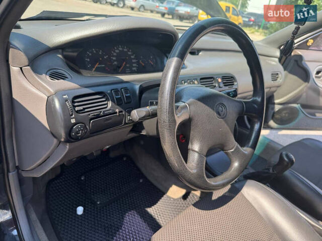 Черный Мазда 626, объемом двигателя 1.79 л и пробегом 310 тыс. км за 2999 $, фото 12 на Automoto.ua