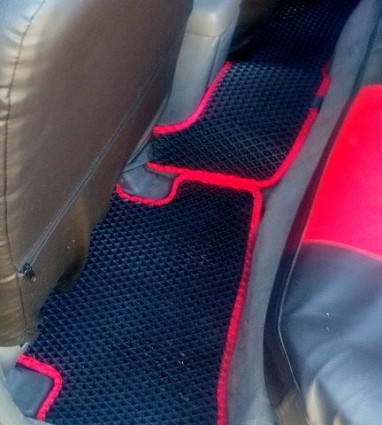 Черный Мазда 626, объемом двигателя 2 л и пробегом 0 тыс. км за 1900 $, фото 4 на Automoto.ua