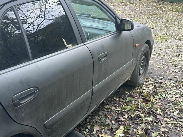 Мазда 626 2000 у Житомирі на Automoto.ua Чорний Мазда 626, об'ємом двигуна 2 л та пробігом 374 тис. км за 550 $, фото 7 на Automoto.ua