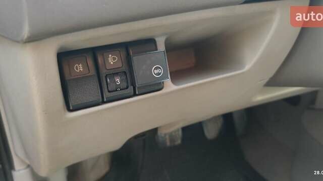 Черный Мазда 626, объемом двигателя 2 л и пробегом 260 тыс. км за 2700 $, фото 10 на Automoto.ua