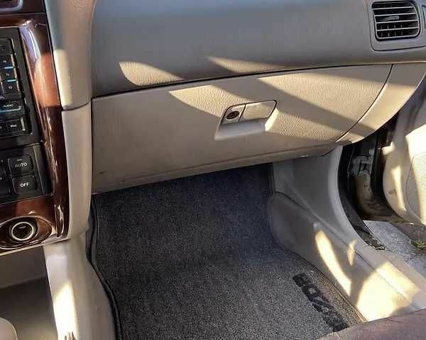 Черный Мазда 626, объемом двигателя 2 л и пробегом 210 тыс. км за 3000 $, фото 8 на Automoto.ua