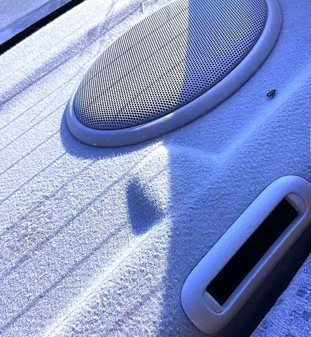 Черный Мазда 626, объемом двигателя 2 л и пробегом 208 тыс. км за 3000 $, фото 3 на Automoto.ua