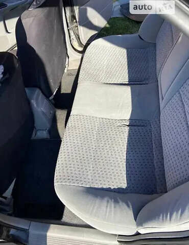 Черный Мазда 626, объемом двигателя 2 л и пробегом 210 тыс. км за 3000 $, фото 6 на Automoto.ua