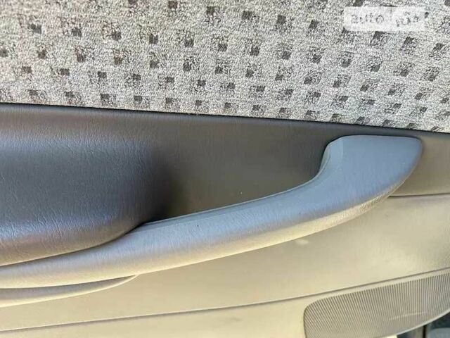 Черный Мазда 626, объемом двигателя 2 л и пробегом 210 тыс. км за 3000 $, фото 5 на Automoto.ua