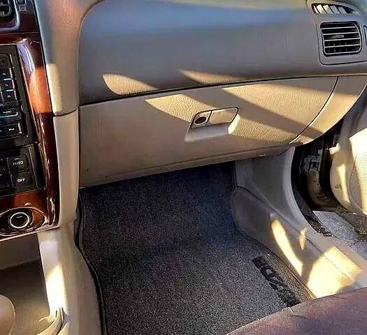 Черный Мазда 626, объемом двигателя 2 л и пробегом 208 тыс. км за 3000 $, фото 8 на Automoto.ua