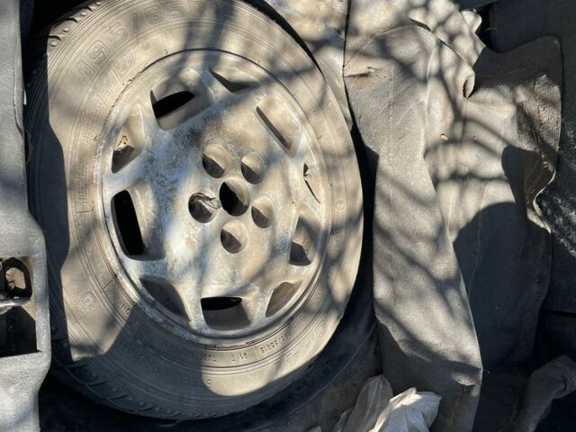 Черный Мазда 626, объемом двигателя 2 л и пробегом 320 тыс. км за 950 $, фото 15 на Automoto.ua