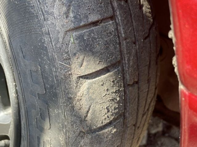 Черный Мазда 626, объемом двигателя 2 л и пробегом 320 тыс. км за 950 $, фото 3 на Automoto.ua