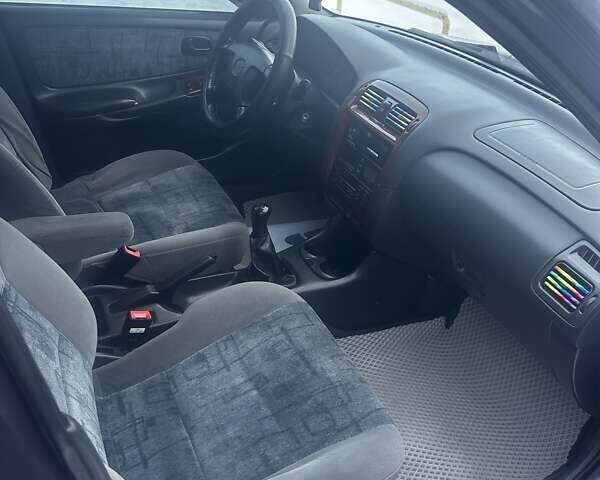 Фиолетовый Мазда 626, объемом двигателя 1.99 л и пробегом 350 тыс. км за 2800 $, фото 5 на Automoto.ua