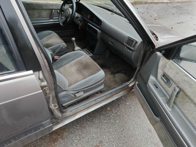 Коричневий Мазда 626, об'ємом двигуна 2 л та пробігом 245 тис. км за 700 $, фото 2 на Automoto.ua