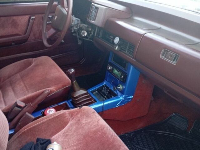 Червоний Мазда 626, об'ємом двигуна 2 л та пробігом 1000 тис. км за 1650 $, фото 4 на Automoto.ua