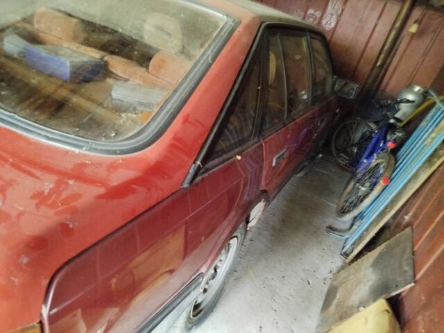 Красный Мазда 626, объемом двигателя 0 л и пробегом 100 тыс. км за 500 $, фото 2 на Automoto.ua