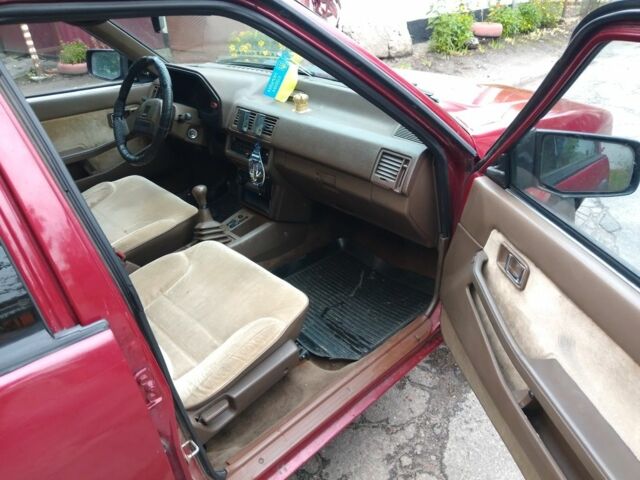 Красный Мазда 626, объемом двигателя 2 л и пробегом 250 тыс. км за 1212 $, фото 8 на Automoto.ua