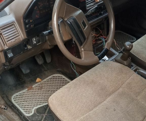 Красный Мазда 626, объемом двигателя 0 л и пробегом 11 тыс. км за 595 $, фото 6 на Automoto.ua