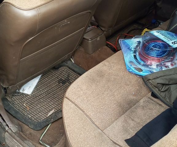 Красный Мазда 626, объемом двигателя 0 л и пробегом 11 тыс. км за 595 $, фото 8 на Automoto.ua