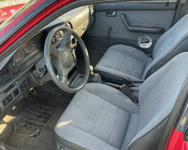 Червоний Мазда 626, об'ємом двигуна 2 л та пробігом 311 тис. км за 1100 $, фото 11 на Automoto.ua
