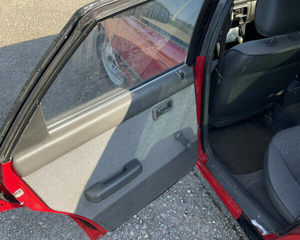 Червоний Мазда 626, об'ємом двигуна 2 л та пробігом 311 тис. км за 1100 $, фото 7 на Automoto.ua