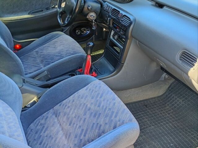 Червоний Мазда 626, об'ємом двигуна 2 л та пробігом 250 тис. км за 1750 $, фото 4 на Automoto.ua