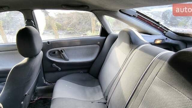 Красный Мазда 626, объемом двигателя 1.8 л и пробегом 219 тыс. км за 1700 $, фото 5 на Automoto.ua