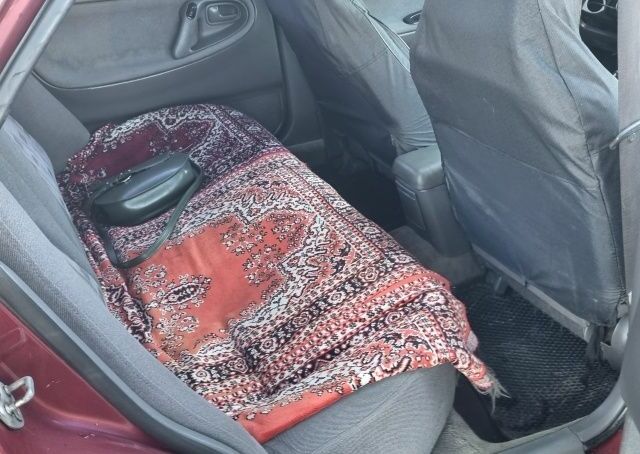 Червоний Мазда 626, об'ємом двигуна 2 л та пробігом 999 тис. км за 2000 $, фото 2 на Automoto.ua