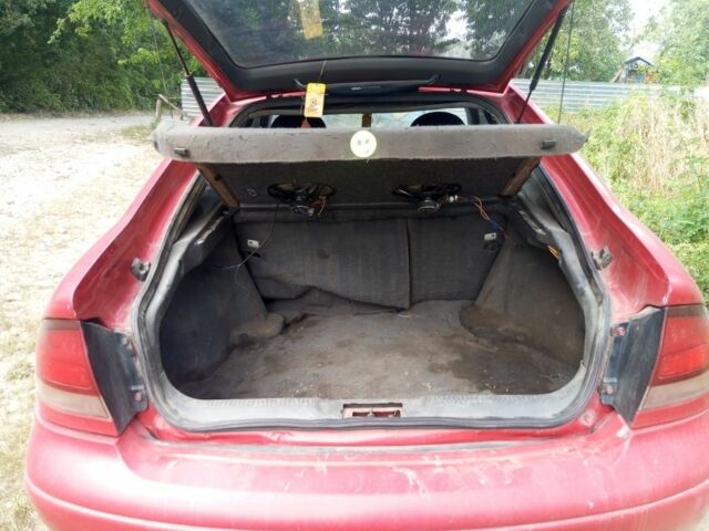 Красный Мазда 626, объемом двигателя 1.8 л и пробегом 500 тыс. км за 1900 $, фото 6 на Automoto.ua