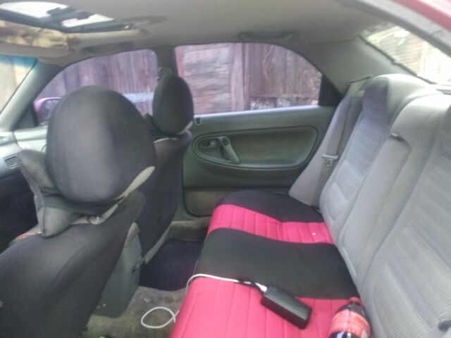 Красный Мазда 626, объемом двигателя 2 л и пробегом 50 тыс. км за 2200 $, фото 1 на Automoto.ua