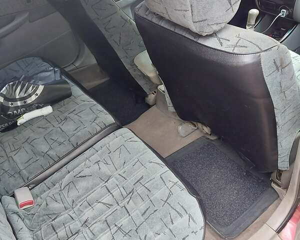 Красный Мазда 626, объемом двигателя 2 л и пробегом 246 тыс. км за 3700 $, фото 9 на Automoto.ua