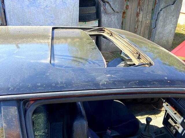 Красный Мазда 626, объемом двигателя 2 л и пробегом 310 тыс. км за 1350 $, фото 1 на Automoto.ua