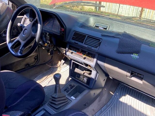 Красный Мазда 626, объемом двигателя 2 л и пробегом 310 тыс. км за 1350 $, фото 3 на Automoto.ua