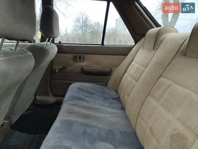 Красный Мазда 626, объемом двигателя 2 л и пробегом 346 тыс. км за 1400 $, фото 7 на Automoto.ua