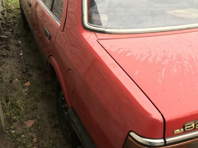 Красный Мазда 626, объемом двигателя 2 л и пробегом 999 тыс. км за 700 $, фото 7 на Automoto.ua