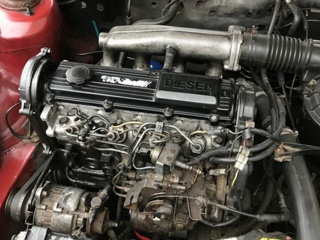 Красный Мазда 626, объемом двигателя 2 л и пробегом 999 тыс. км за 700 $, фото 5 на Automoto.ua