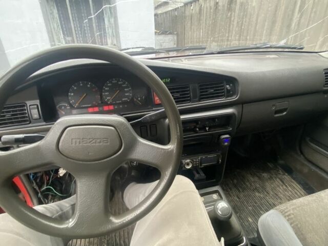Красный Мазда 626, объемом двигателя 2 л и пробегом 450 тыс. км за 1400 $, фото 5 на Automoto.ua