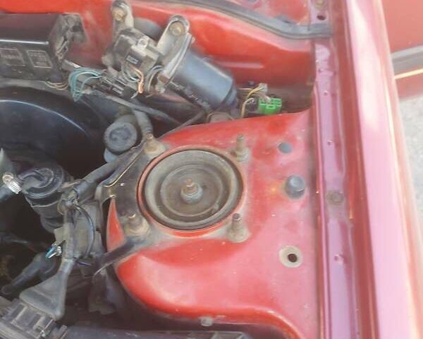 Красный Мазда 626, объемом двигателя 2.18 л и пробегом 200 тыс. км за 1500 $, фото 2 на Automoto.ua