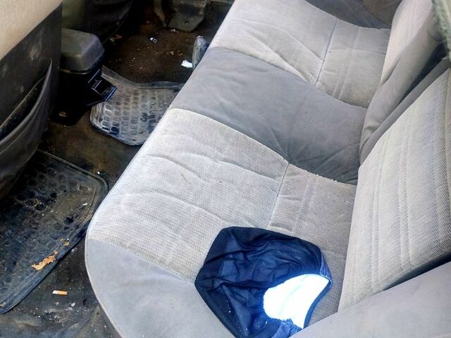 Червоний Мазда 626, об'ємом двигуна 2 л та пробігом 365 тис. км за 450 $, фото 5 на Automoto.ua