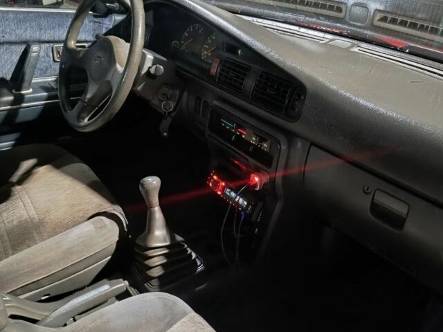 Червоний Мазда 626, об'ємом двигуна 1.8 л та пробігом 91 тис. км за 1500 $, фото 3 на Automoto.ua