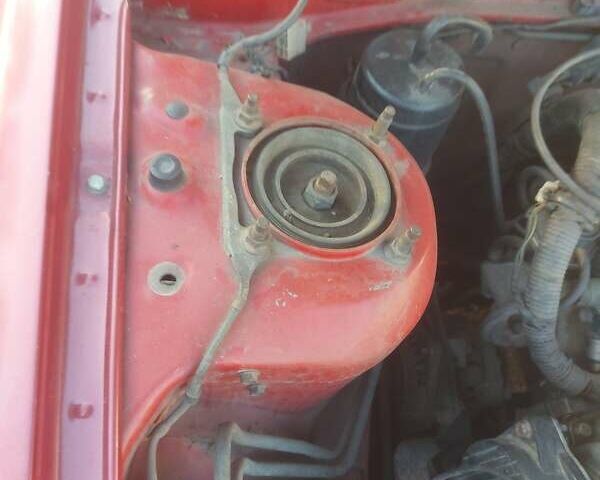 Красный Мазда 626, объемом двигателя 2.18 л и пробегом 200 тыс. км за 1500 $, фото 3 на Automoto.ua