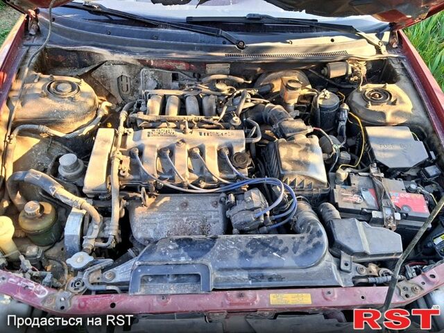 Червоний Мазда 626, об'ємом двигуна 1.8 л та пробігом 0 тис. км за 2100 $, фото 7 на Automoto.ua