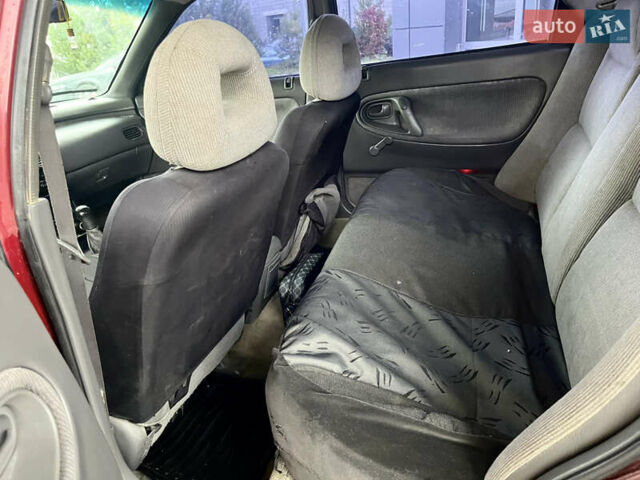 Червоний Мазда 626, об'ємом двигуна 2 л та пробігом 300 тис. км за 2299 $, фото 16 на Automoto.ua