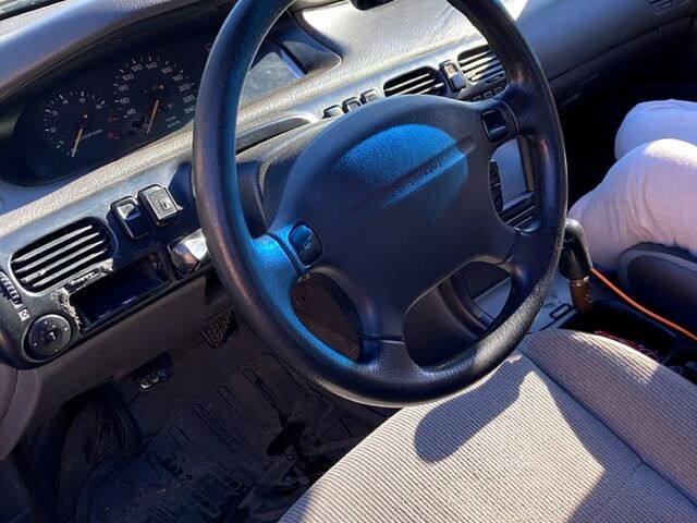 Червоний Мазда 626, об'ємом двигуна 1.8 л та пробігом 0 тис. км за 1050 $, фото 4 на Automoto.ua