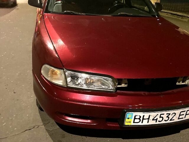 Червоний Мазда 626, об'ємом двигуна 1.8 л та пробігом 0 тис. км за 1050 $, фото 1 на Automoto.ua