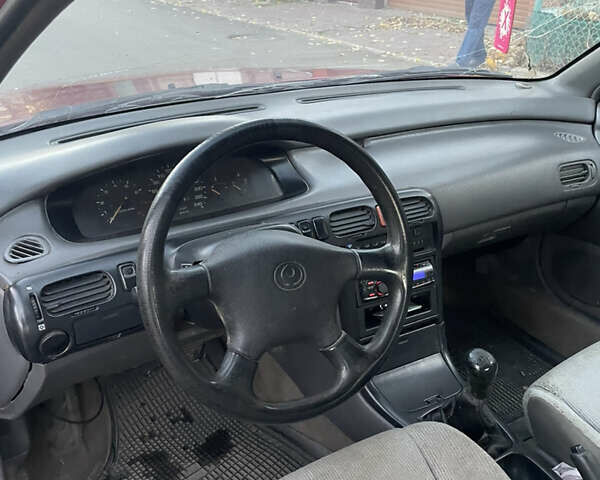 Червоний Мазда 626, об'ємом двигуна 2 л та пробігом 340 тис. км за 850 $, фото 6 на Automoto.ua